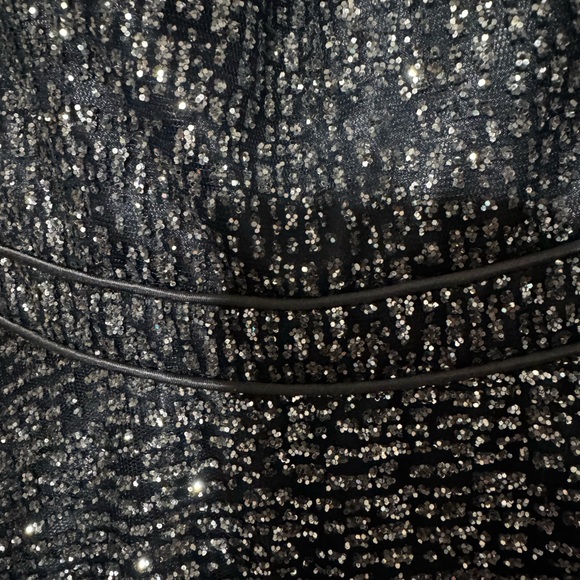 Euc platnuim beaded formal gown 4 - Picture 3 of 8